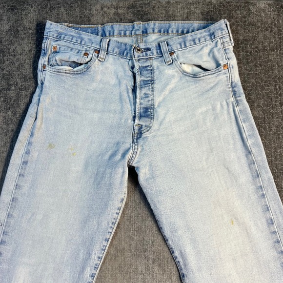 Levi's 501 Original Button Fly Jeans Men's Light Wash Distressed Size 34x - Picture 9 of 10